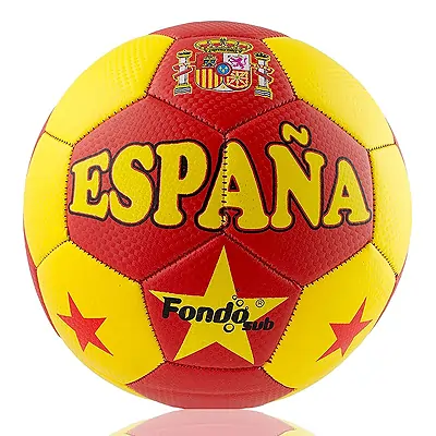 Pelota de fútbol playa fabricada en material blando en el exterior (foam). Perfecta para jugar partidos con la familia, amigos...