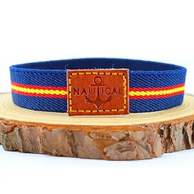 Pulsera Elástica con la bandera de España para Caballeros, tienen acabados exclusivos.